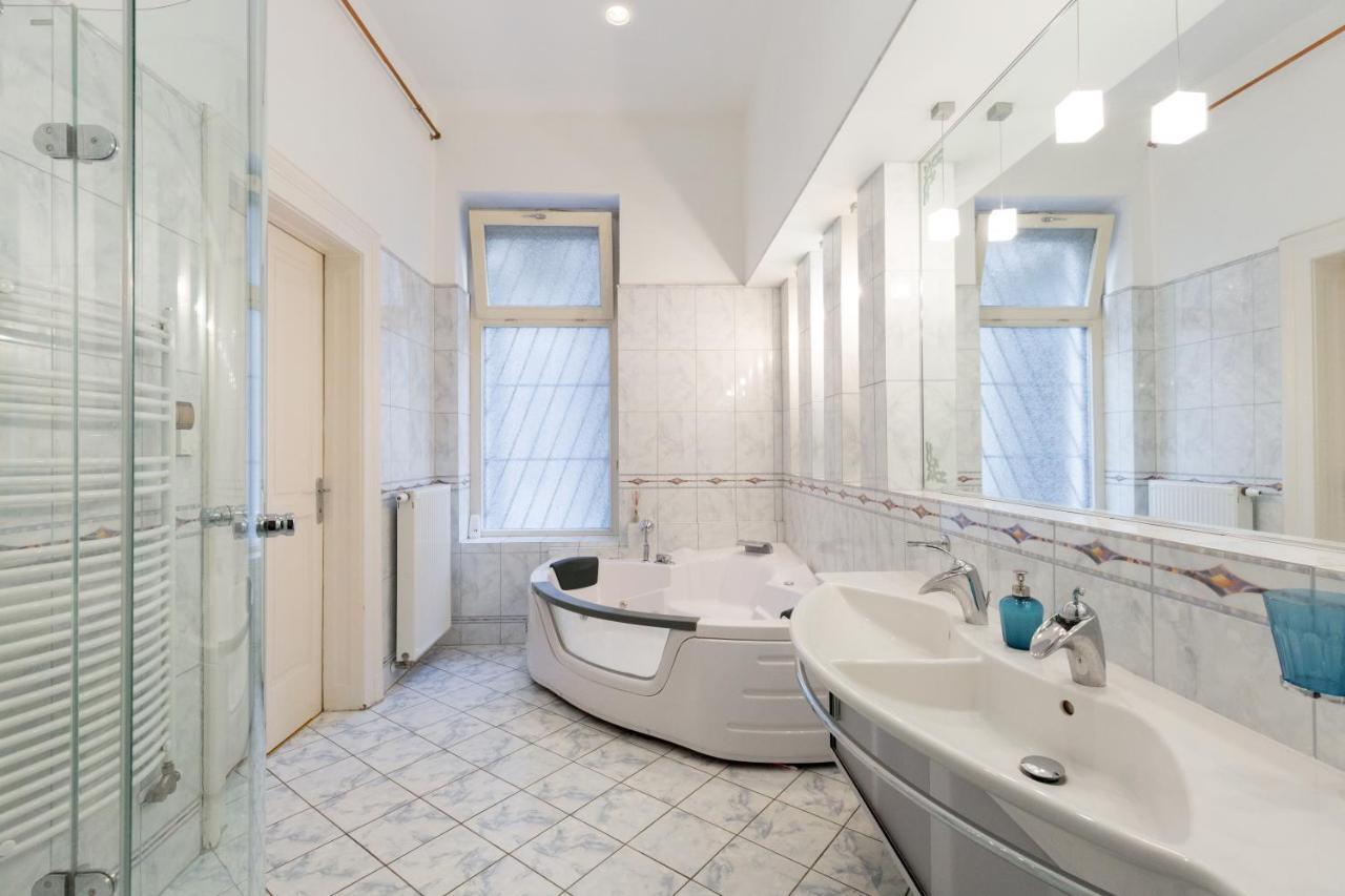 Luxury * Budapešť